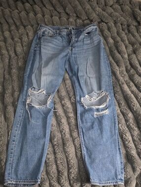 American Eagle High-Waist Ripped Mom Jeans - Blue